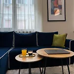 Centre For 4 Guests & Parking شقة بلوفديف