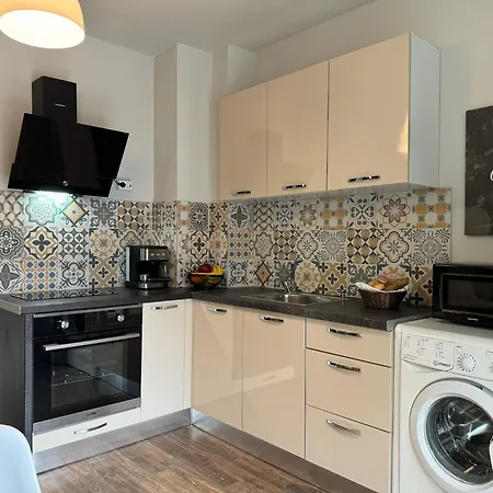 Apartmán Centre For 4 Guests & Parking