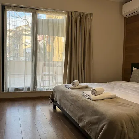 Centre For 4 Guests & Parking Plovdiv