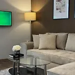 아파트 Centre For 4 Guests & Parking 플로브디프