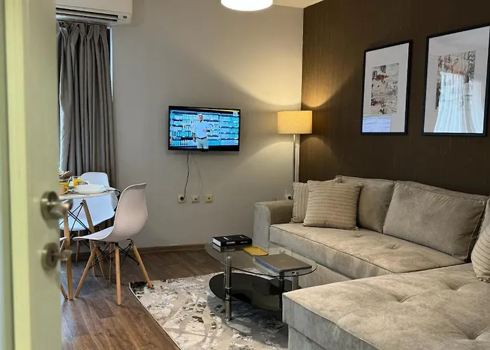 Centre For 4 Guests & Parking بلوفديف