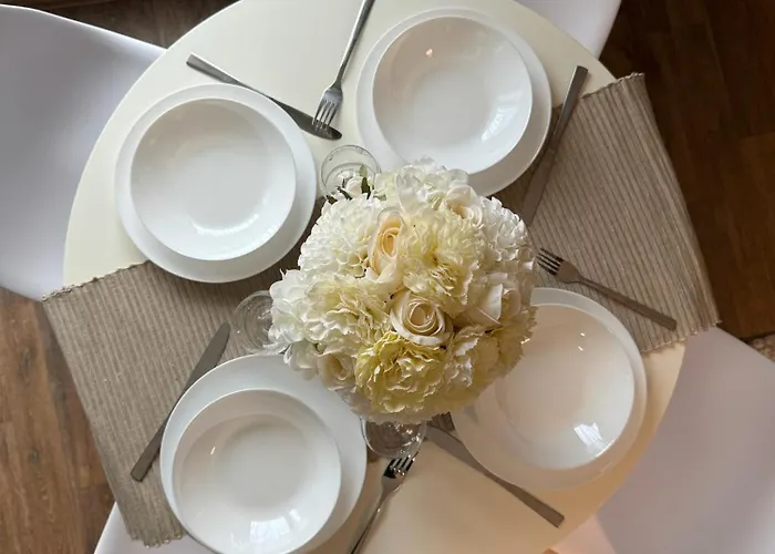 Centre For 4 Guests & Parking شقة