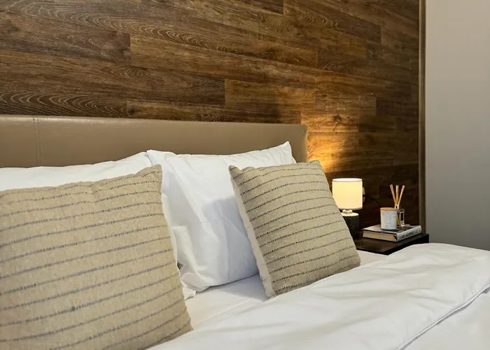 Centre For 4 Guests & Parking شقة