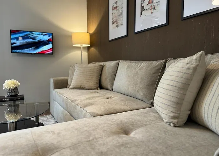 Centre For 4 Guests & Parking * بلوفديف