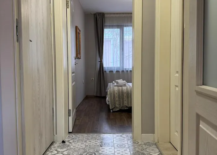 Centre For 4 Guests & Parking * بلوفديف