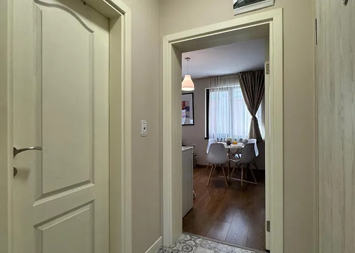 Centre For 4 Guests & Parking