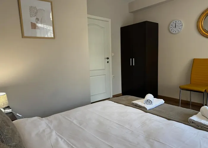 Centre For 4 Guests & Parking شقة