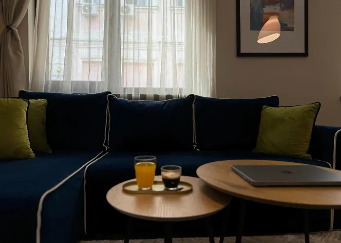 Centre For 4 Guests & Parking بلوفديف